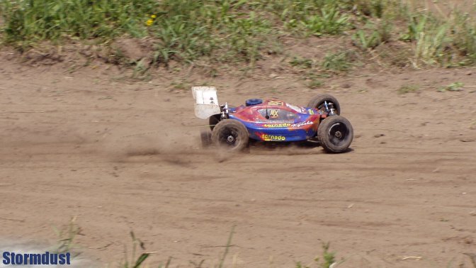 Adam modelem Kyosho